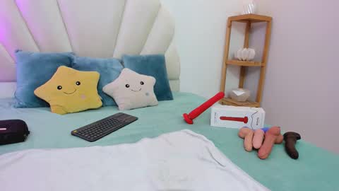 Snapshot of lizzie_williamss chatting on 09.20.25 lizzie_williamss online show from 09.20.25