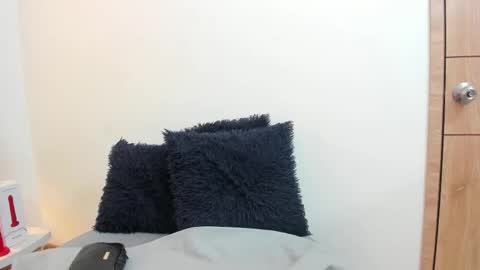 Snapshot of lizzie_williamss chatting on 12.15.25 lizzie_williamss online show from 12.15.25