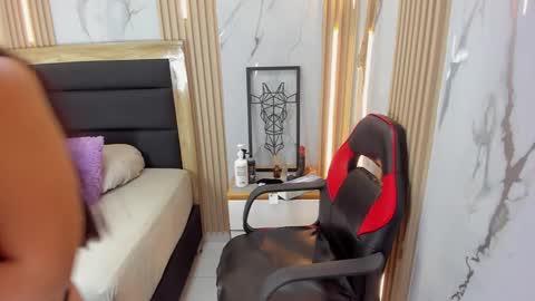        online show from 11.04.25