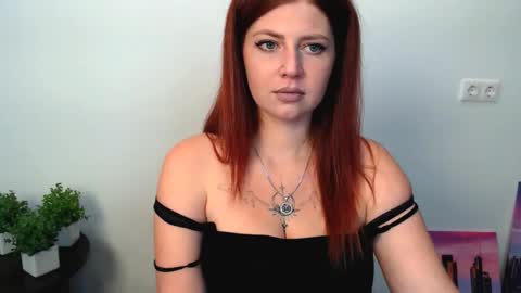 Snapshot of lizzy_koul chatting on 09.26.25 Lizzy3 online show from 09.26.25