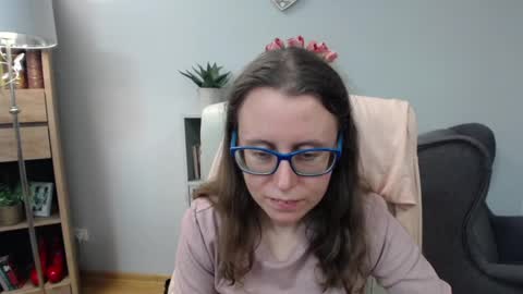 Lizzy online show from 04.14.26