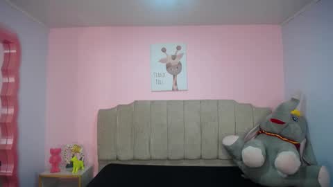 Snapshot of lizzyluk_ch chatting on 02.23.25 Lizzy SCHEDULE BROADCASTING Monday-Saturday 11am4pm Colombia online show from 02.23.25