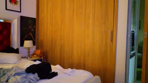 Liz  online show from 02.12.26