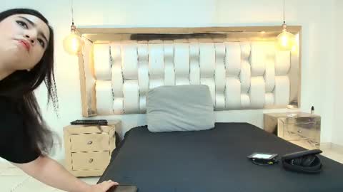 Snapshot of lizzyraven chatting on 07.17.26 LIZZY RAVEN online show from 07.17.26