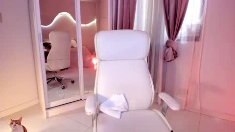 Kloe see you 28-11  to celebrate my birthday online show from 03.11.25