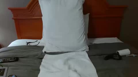 Snapshot of lnsideher69 chatting on 10.12.25 John online show from 10.12.25