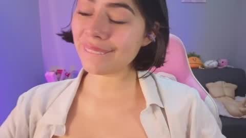 Snapshot of loaluxury chatting on 06.25.26 Pamela online show from 06.25.26