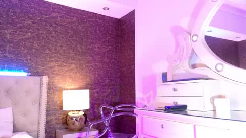 Snapshot of loana_vegas chatting on 03.10.26 LOANA online show from 03.10.26