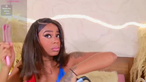 Snapshot of loana_vegas chatting on 04.11.26 LOANA online show from 04.11.26