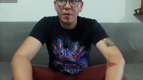 Snapshot of lobomx19 chatting on 06.15.26 Lobo online show from 06.15.26