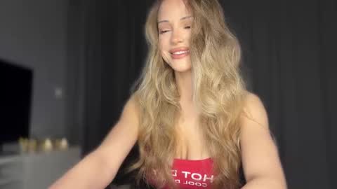 Snapshot of lodemure_ chatting on 02.10.26 Lolla online show from 02.10.26