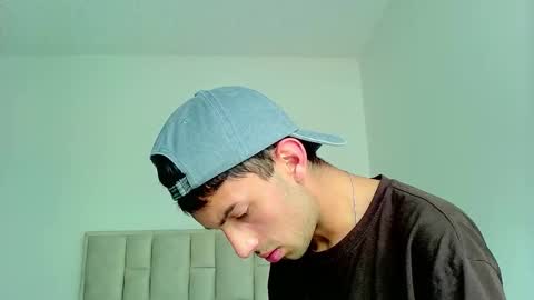 logaan_grey online show from 01.11.26