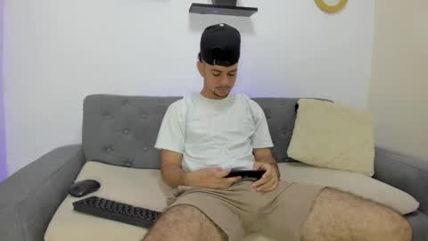 Snapshot of logan_9_ chatting on 02.08.26 logan online show from 02.08.26