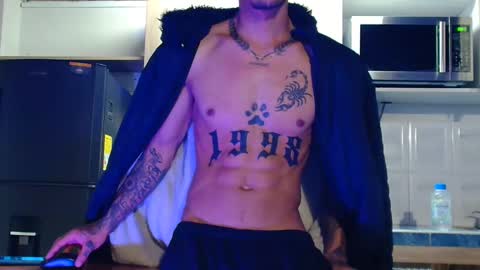 Snapshot of logan__777 chatting on 11.08.25 Logan online show from 11.08.25