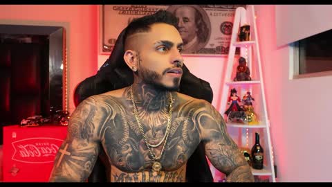 Snapshot of logan_hugh8 chatting on 12.27.24 logan_hugh8 online show from 12.27.24