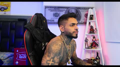 Snapshot of logan_hugh8 chatting on 01.28.25 logan_hugh8 online show from 01.28.25