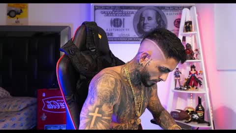 Snapshot of logan_hugh8 chatting on 01.29.25 logan_hugh8 online show from 01.29.25