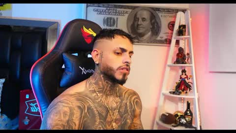 Snapshot of logan_hugh8 chatting on 02.20.25 logan_hugh8 online show from 02.20.25