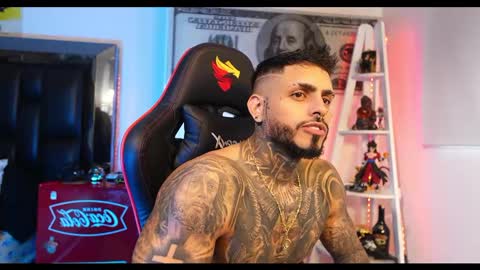 Snapshot of logan_hugh8 chatting on 02.20.25 logan_hugh8 online show from 02.20.25