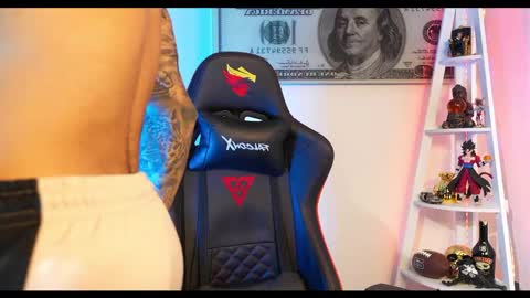 Snapshot of logan_hugh8 chatting on 02.22.25 logan_hugh8 online show from 02.22.25