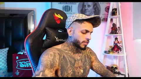 Snapshot of logan_hugh8 chatting on 02.22.25 logan_hugh8 online show from 02.22.25