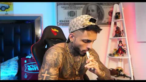 Snapshot of logan_hugh8 chatting on 02.24.25 logan_hugh8 online show from 02.24.25