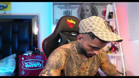 Snapshot of logan_hugh8 chatting on 02.24.25 logan_hugh8 online show from 02.24.25