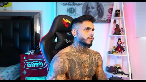 Snapshot of logan_hugh8 chatting on 02.26.25 logan_hugh8 online show from 02.26.25