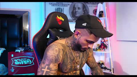 Snapshot of logan_hugh8 chatting on 02.28.25 logan_hugh8 online show from 02.28.25