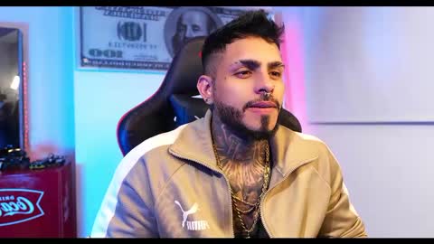 Snapshot of logan_hugh8 chatting on 03.02.25 logan_hugh8 online show from 03.02.25