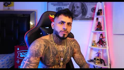 Snapshot of logan_hugh8 chatting on 03.05.25 logan_hugh8 online show from 03.05.25