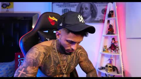 Snapshot of logan_hugh8 chatting on 03.05.25 logan_hugh8 online show from 03.05.25