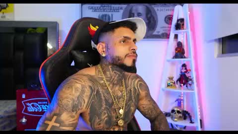 Snapshot of logan_hugh8 chatting on 03.09.25 logan_hugh8 online show from 03.09.25