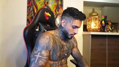 Snapshot of logan_hugh8 chatting on 09.21.25 logan_hugh8 online show from 09.21.25