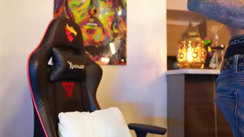 Snapshot of logan_hugh8 chatting on 10.02.25 logan_hugh8 online show from 10.02.25