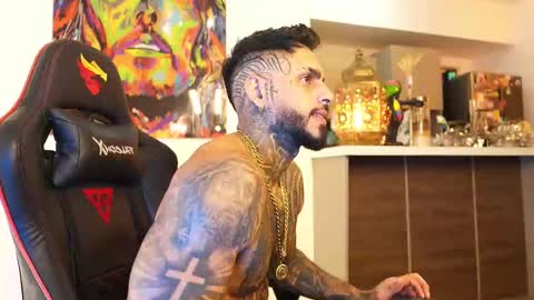 Snapshot of logan_hugh8 chatting on 10.02.25 logan_hugh8 online show from 10.02.25