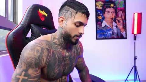 Snapshot of logan_hugh8 chatting on 10.22.25 logan_hugh8 online show from 10.22.25