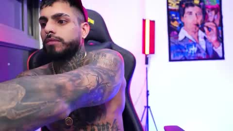 Snapshot of logan_hugh8 chatting on 11.06.25 logan_hugh8 online show from 11.06.25