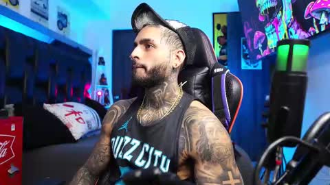 logan_hugh8 online show from 02.23.26