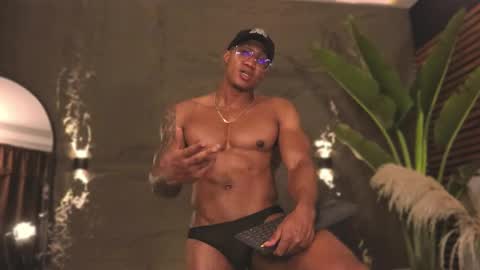 Snapshot of logan_varela chatting on 02.20.25 logan_varela online show from 02.20.25