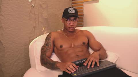 Snapshot of logan_varela chatting on 03.05.25 logan_varela online show from 03.05.25