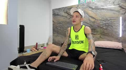 logan_wollff online show from 04.15.26