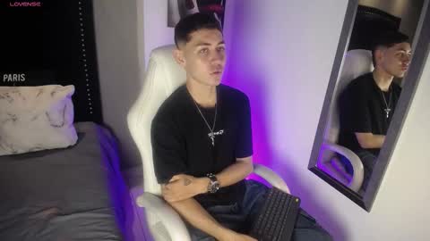 Loganfoster  online show from 01.31.26