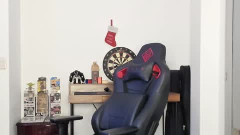 Snapshot of logannick chatting on 02.03.25 Logan online show from 02.03.25