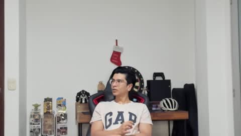 Snapshot of logannick chatting on 02.07.25 Logan online show from 02.07.25