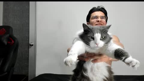 Snapshot of logannick chatting on 10.01.25 Logan online show from 10.01.25