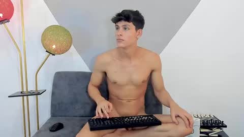 Snapshot of loganoficialx chatting on 12.05.24 loganoficialx online show from 12.05.24