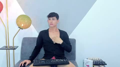 Snapshot of loganoficialx chatting on 12.06.24 loganoficialx online show from 12.06.24