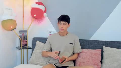 Snapshot of loganoficialx chatting on 12.19.24 loganoficialx online show from 12.19.24