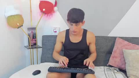 Snapshot of loganoficialx chatting on 12.22.24 loganoficialx online show from 12.22.24